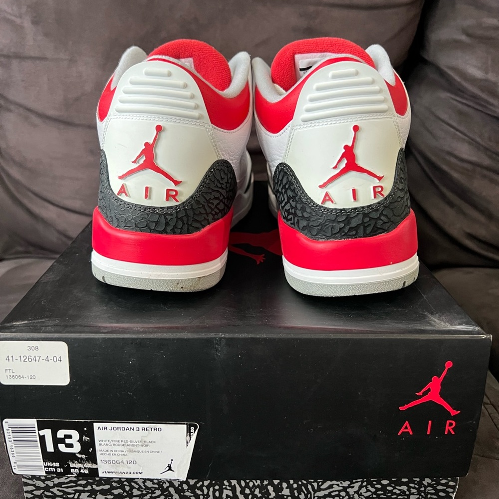 Jordan 3 Fire Red - Picture 3 of 4